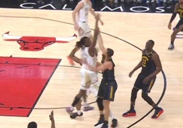 开云-向“击掌防守”说再见 NBA新规为射手撑起保护伞