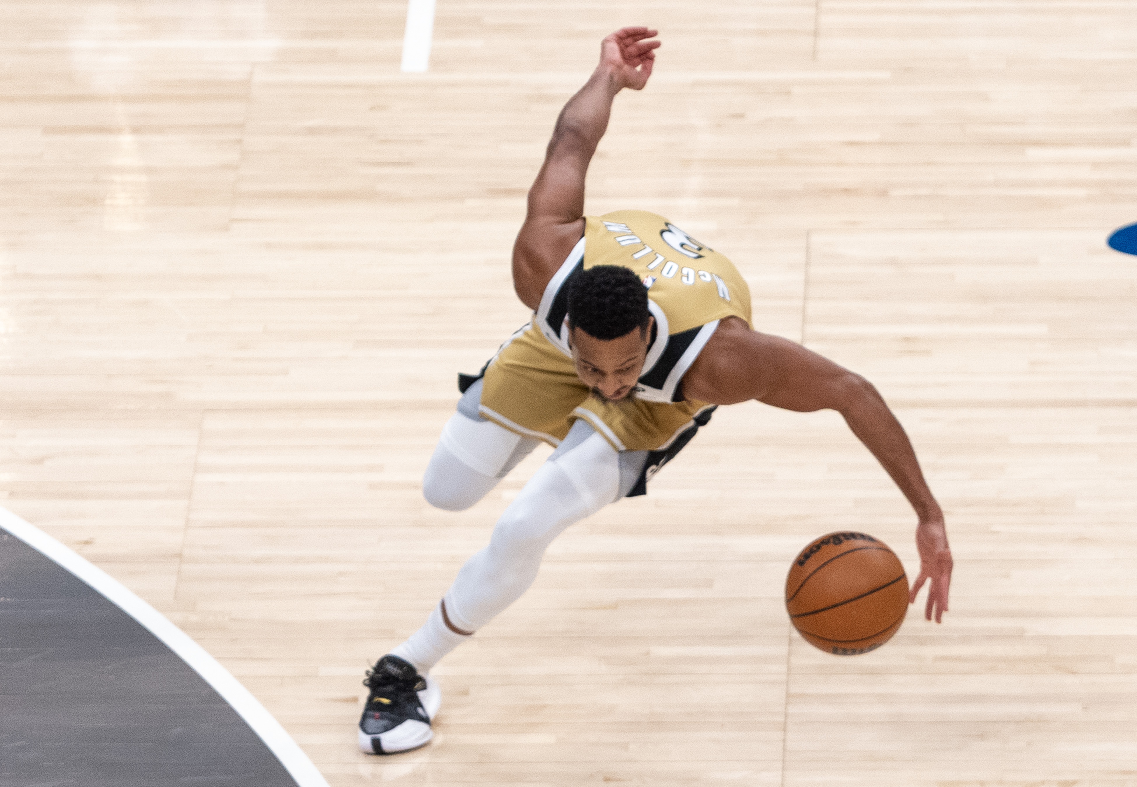 KAIYUN-进攻不错！麦科勒姆14中7得16分 其他正向数据皆为0