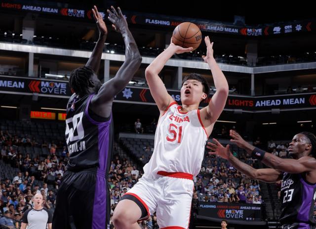 开云-男篮51分惨败！5上5下引争议，杨瀚森秀脚步成亮点