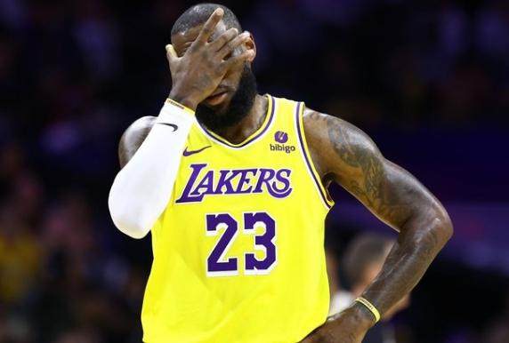 交易时间到？44分惨败颜面尽失 詹姆斯称急需大改