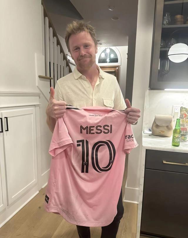 开云-【夜读】追星可不是这么追的啊！球衣寄给我