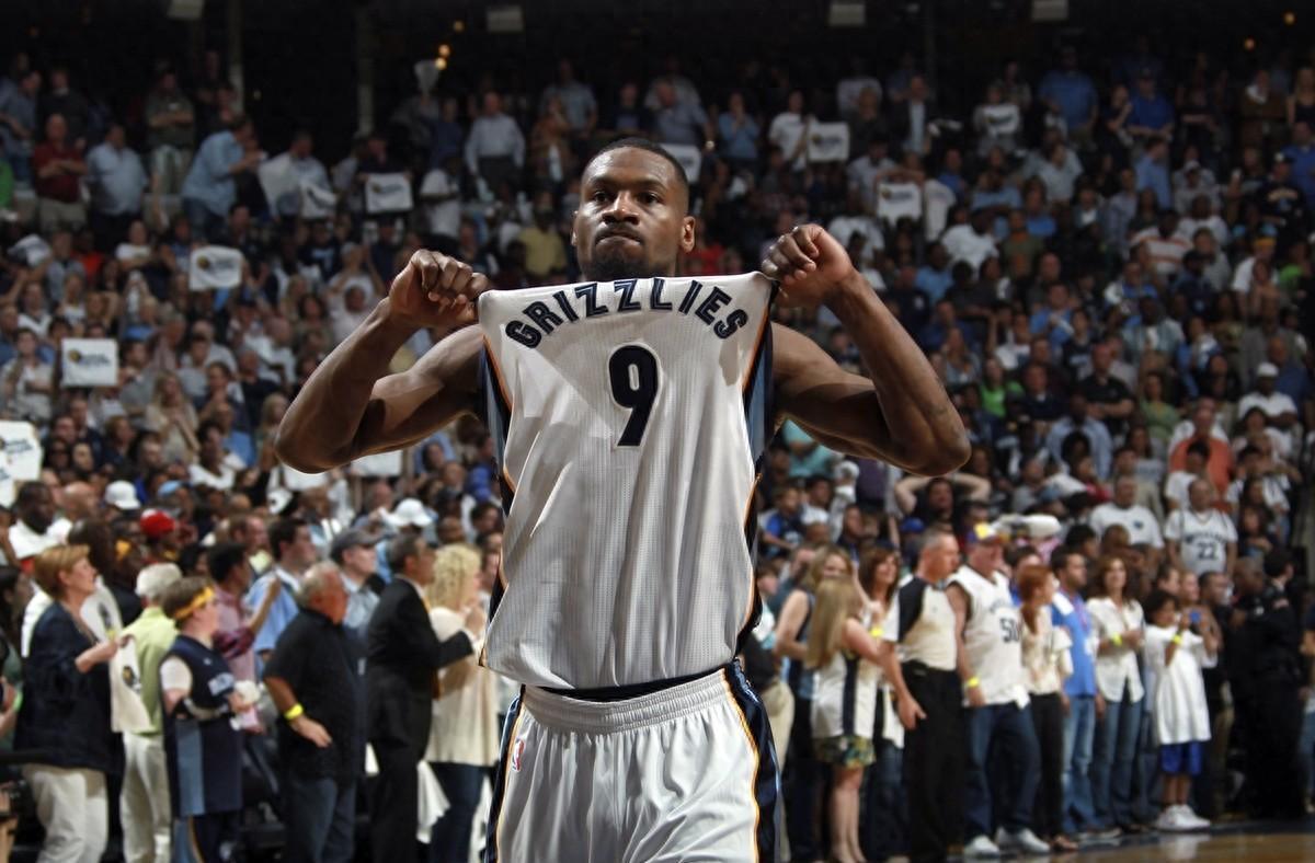 开云APP-小人物也会被记住！这6人非明星球员却得到球队认可 成功退役球衣