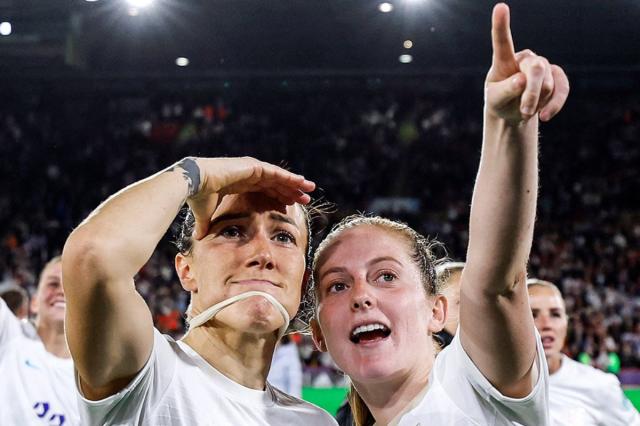 开云体育下载-巴萨女足英国双星：享受西班牙的足球 女足在变好