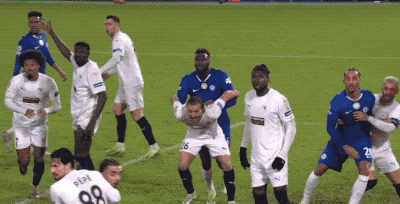 开云体育官网-豪门狂欢夜：马赛0-3利物浦 凯恩双响拜仁2-0升至第二 切尔西1-0|哈里·凯恩|帕福斯|罗斯|大卫路易斯|拜仁慕尼黑_新浪体育_新浪新闻