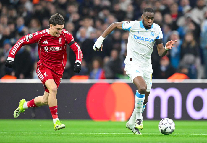 开云体育官网-豪门狂欢夜：马赛0-3利物浦 凯恩双响拜仁2-0升至第二 切尔西1-0|哈里·凯恩|帕福斯|罗斯|大卫路易斯|拜仁慕尼黑_新浪体育_新浪新闻