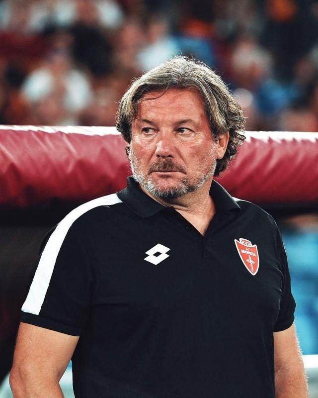 开云体育下载-【早报】莱万脚软！拜仁真对巴萨“血脉压制”？