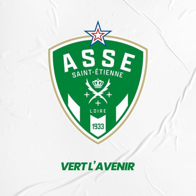 开云APP-足球俱乐部重新设计会徽成时尚 瞧这小伙改得咋样