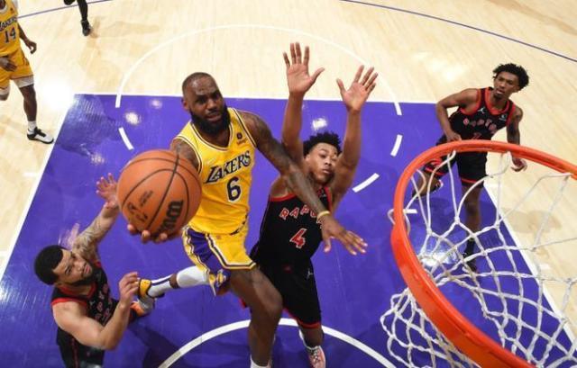 开云-末节努力追分展现血性 湖人完全可以更体面的死去