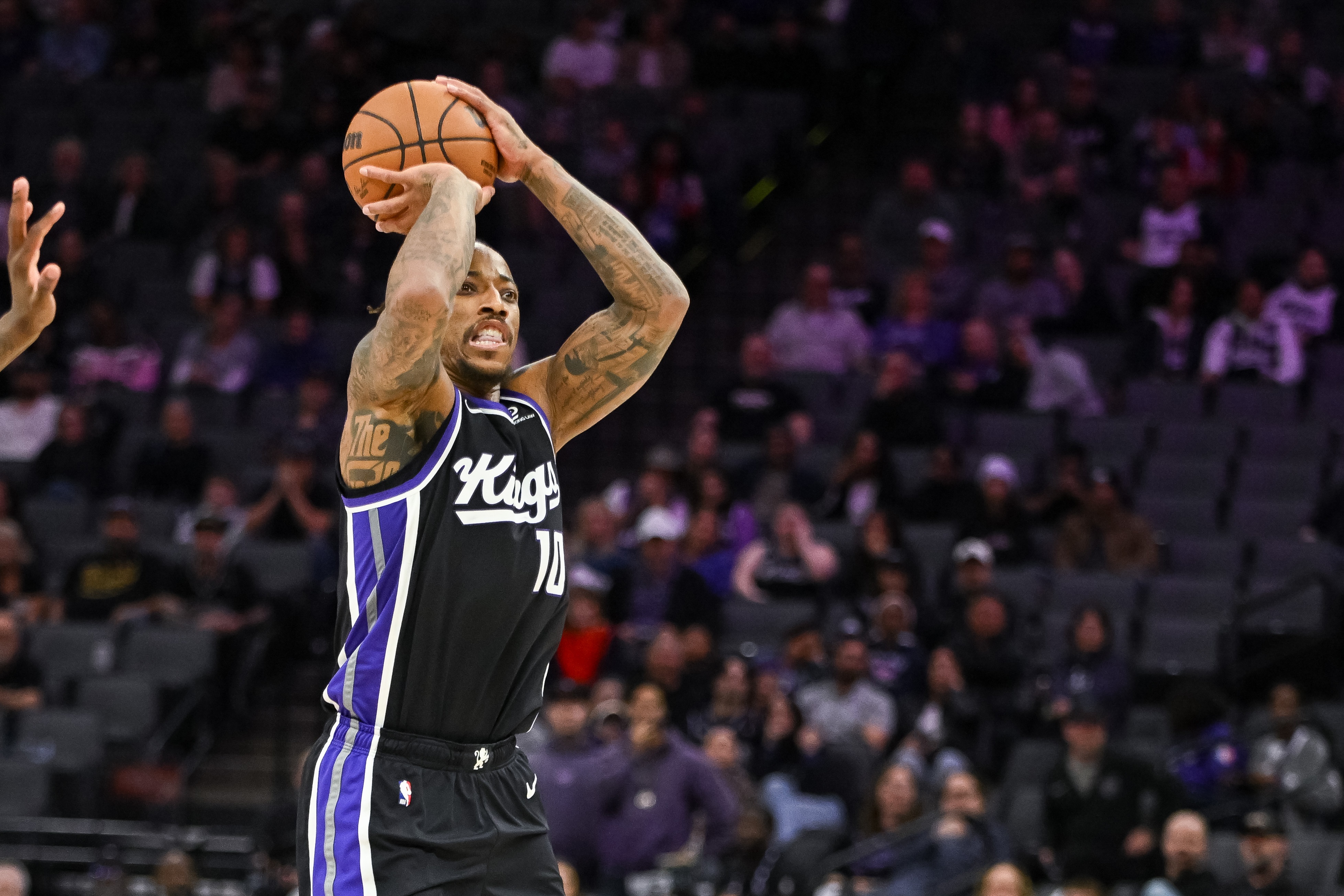 开云体育官网-总进球榜人均名人堂？老詹超天勾 保罗差5球进前40 三少库赞在列