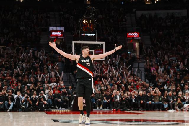 KAIYUN-摆烂大年鹤立鸡群！开拓者有望超勇士拿到主场优势