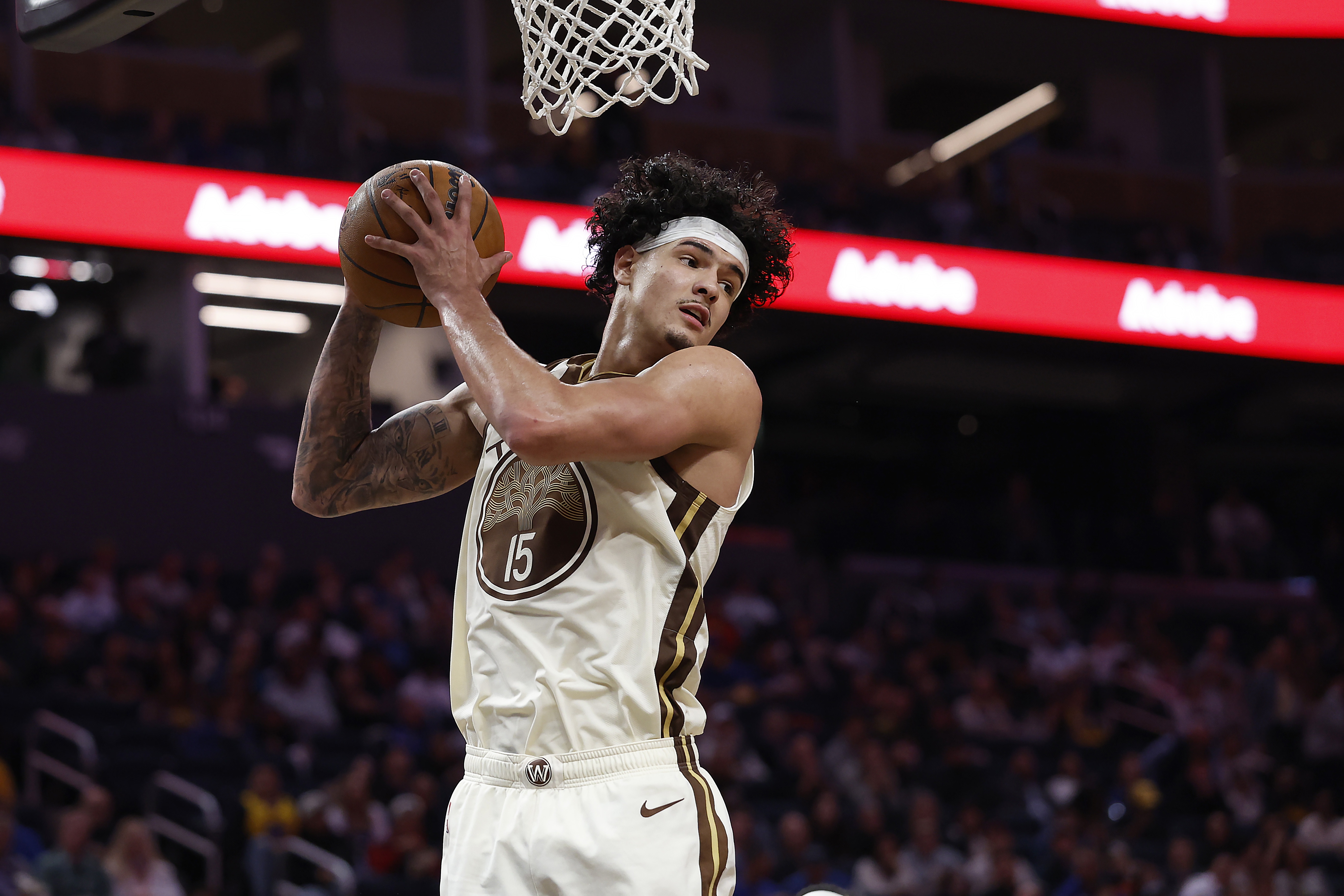 开云体育下载-他靠巴博萨引荐才成55号秀一度年薪4万 已成勇士灾难赛季最大慰藉