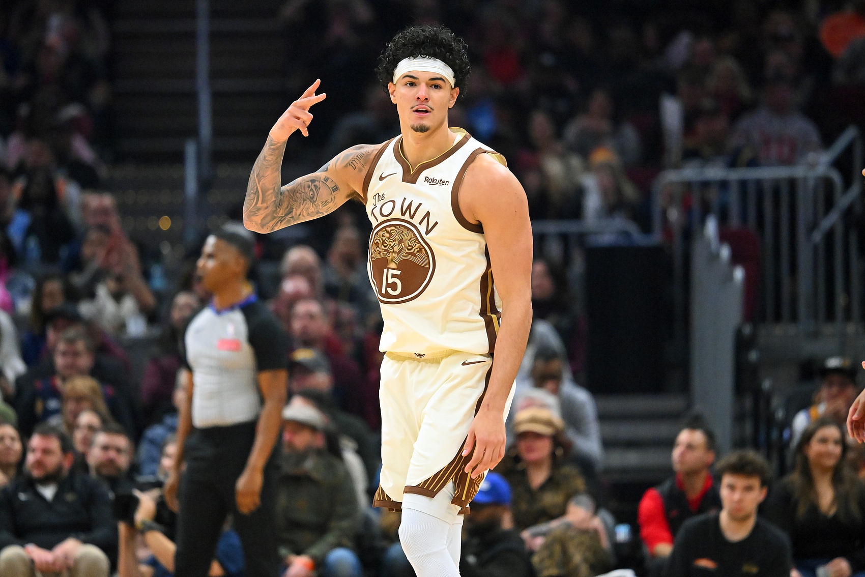 开云体育下载-他靠巴博萨引荐才成55号秀一度年薪4万 已成勇士灾难赛季最大慰藉