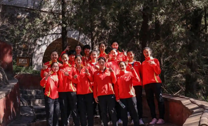 KAIYUN-无缘集训，女排离队8人曝光，3接应+4主攻+1副攻，朱婷在列|中国女排|赵勇|刁琳宇|王梦洁|联赛_新浪体育_新浪新闻